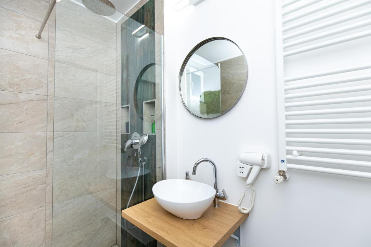 Metropole Apartments Studio Old City Bukarest Exteriör bild